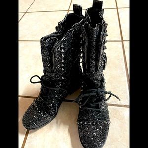 Black glitter with studs boots. Sz 6 New